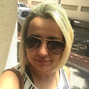 Meet your Posher, Daniela